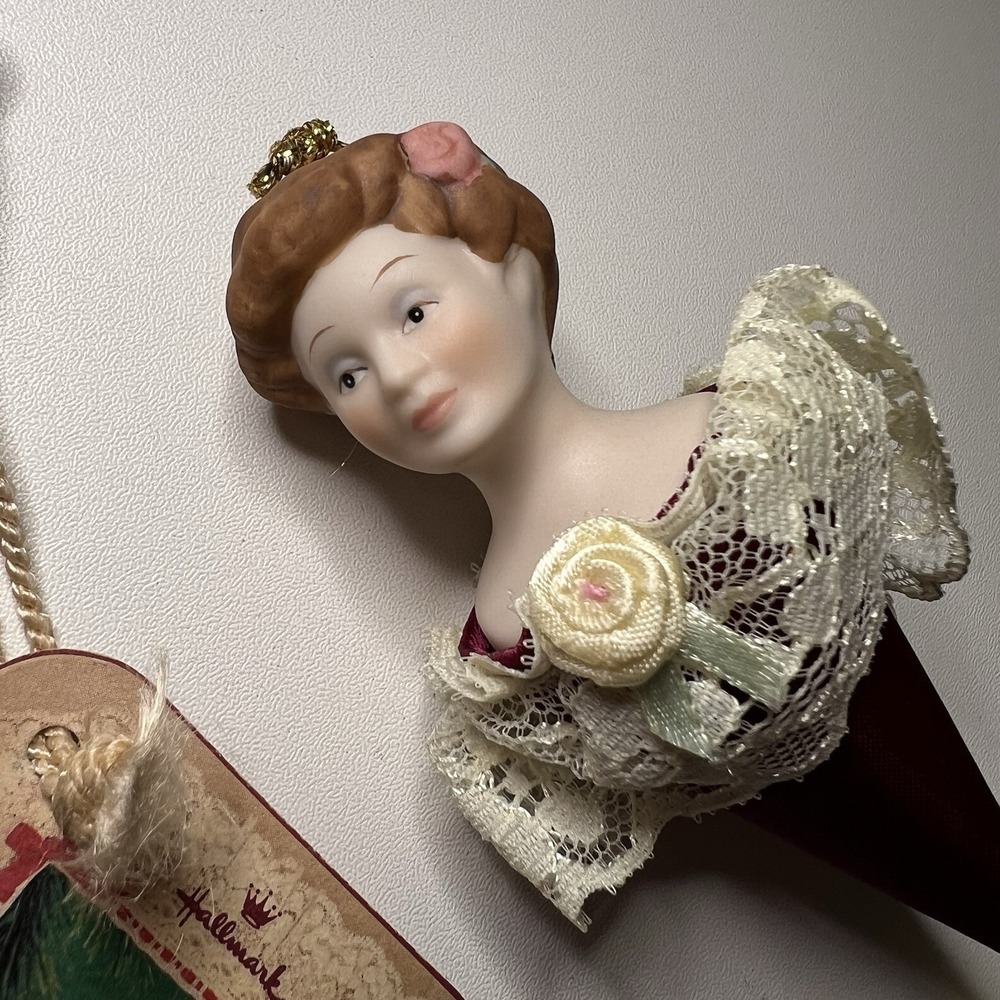 Heirloom Christmas Collection Porcelain Doll Hallmark Ornament 1985 Vintage - Picture 2 of 3